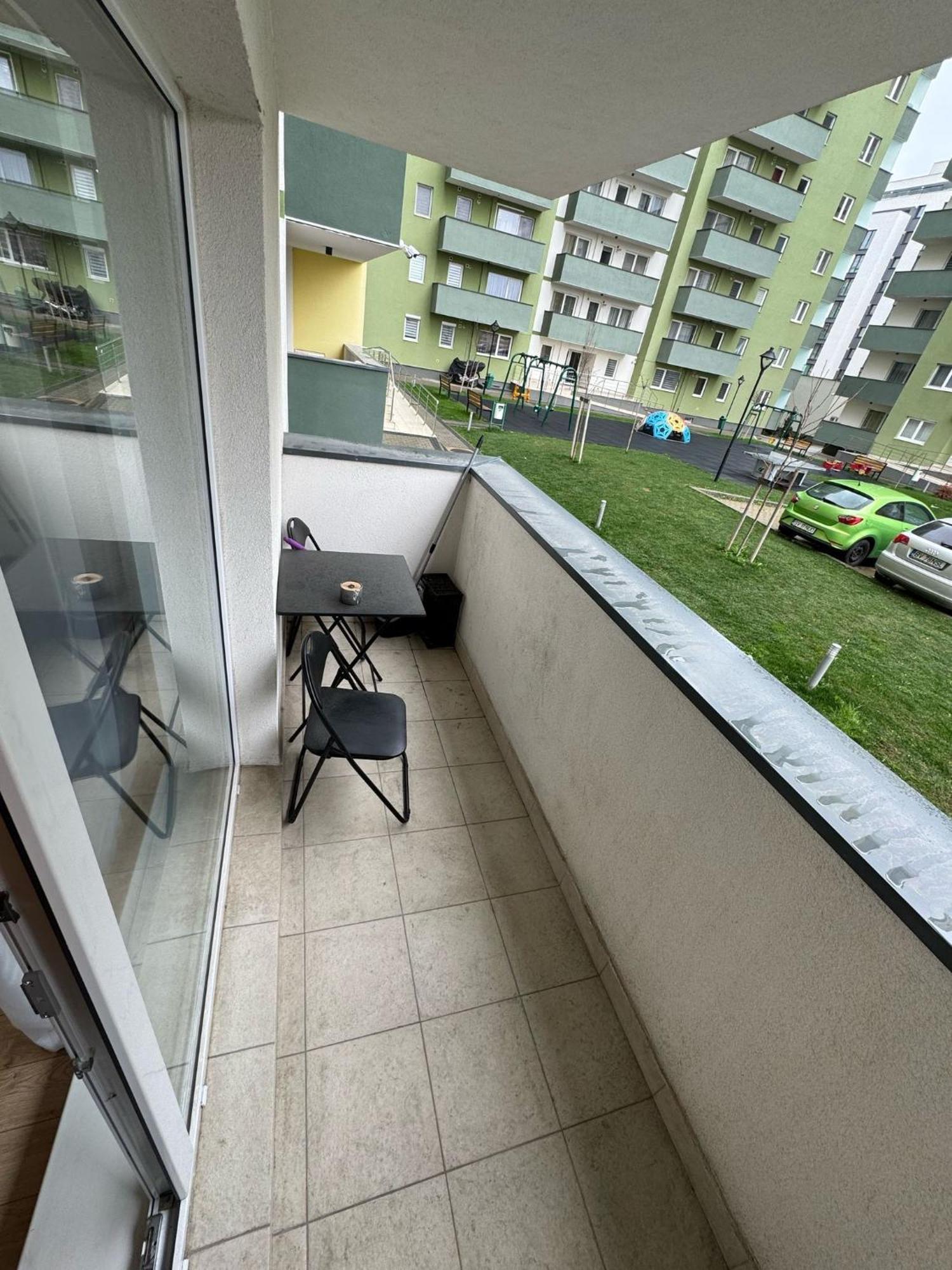 Coresi Mall Area Studios & Apartments By Glam Brasov Exterior photo
